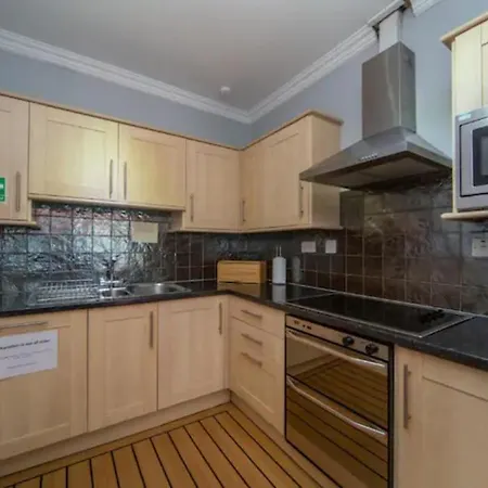 Tron Kirk Апартаменты Эдинбург