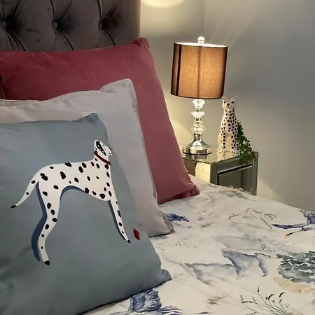 Διαμέρισμα Lovely 3 Bed With Jacuzzi, Close To Airport, Driveway, Wifi Εδιμβούργο