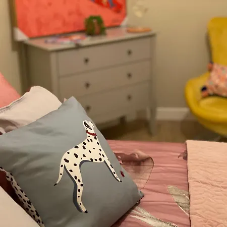 Lovely 3 Bed With Jacuzzi, Close To Airport, Driveway, Wifi Διαμέρισμα