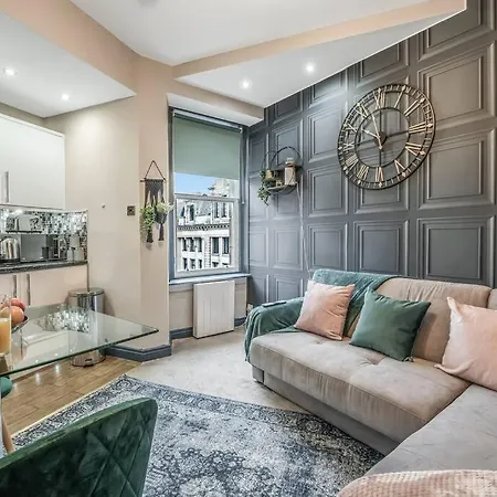 Stunning Central Abode *