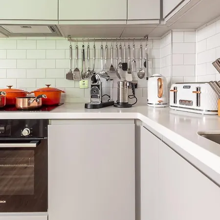 Castle View Luxury 1 Bed * Edinburg