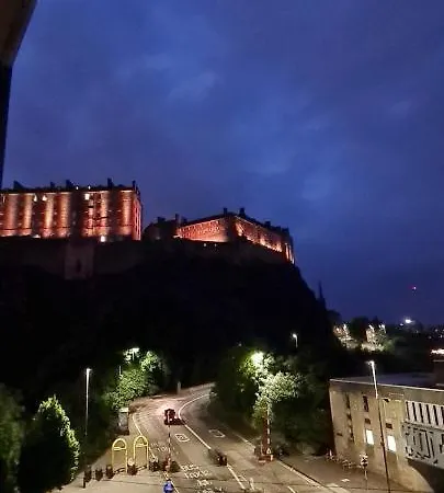 Apartament Castle Terrace 1 Bed Looking Onto Castle - Sleeps Upto 4 Edynburg
