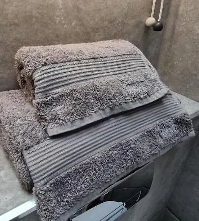 Castle Terrace 1 Bed Looking Onto Castle - Sleeps Upto 4