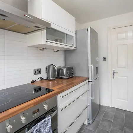 Appartamento Lovely 2 Bedroom Flat With Free Parking And Garden Edimburgo