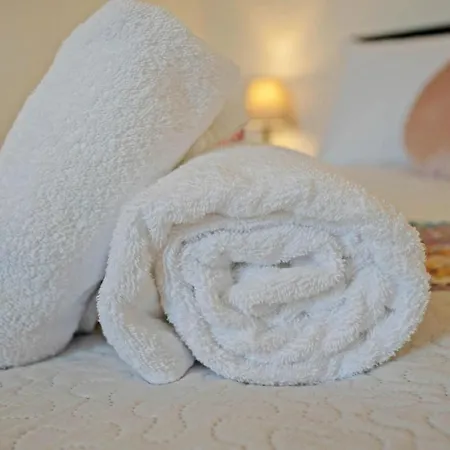 Cozy With Character Logie Main Door Flat *