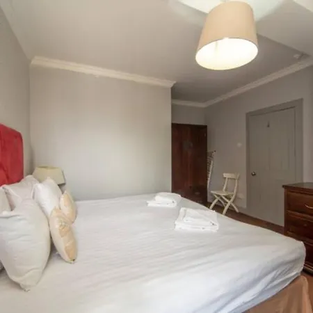 Tron Kirk Apartamento