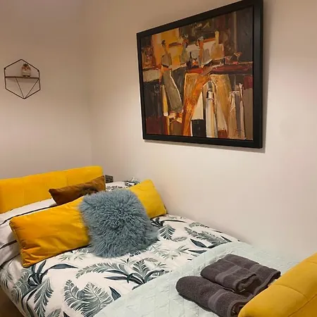 Apartmán Lovely 3 Bed With Jacuzzi, Close To Airport, Driveway, Wifi Edinburgh