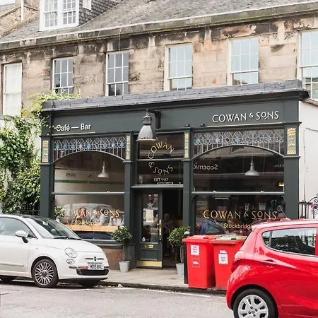 Newly Renovated Stunning In Stockbridge Apartmán