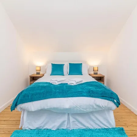 Pass The Keys 2 Beds Flat With Private Entrance In Centre - Sleeps 4 شقة