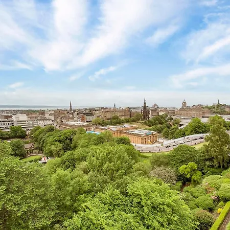 Apartment Luxury 3-bedroom With Stunning Views At Ramsay Garden Edinburgh