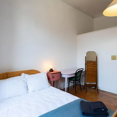 Apartment 5-bedroom Flat