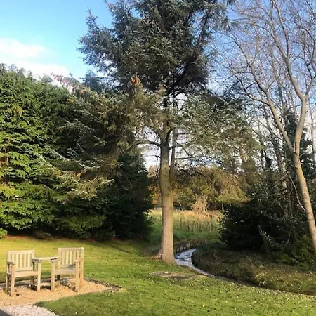 Holiday home Perfect For Family Gatherings & Occasions, Sleeps 15 With Hot Tub