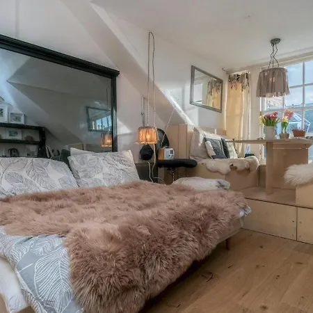 Pass The Keys Cosy And Stylish Open Plan Studio In New Town Apartamento *