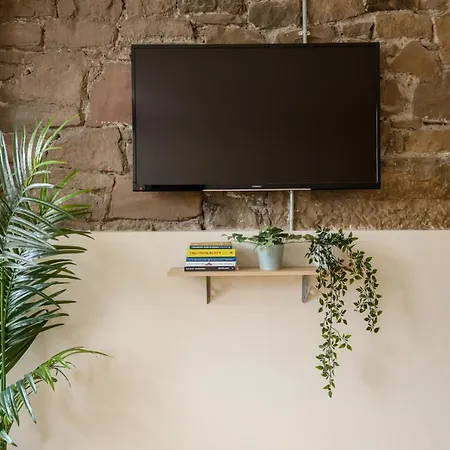 The Writer'S Attic By Calton Living Apartman *