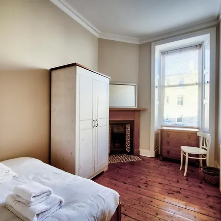 Guestready - & Comfortable 2br * Edinburgh