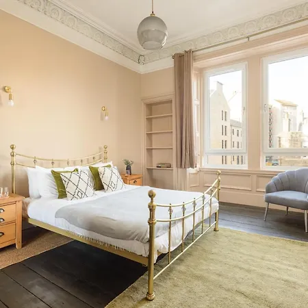 Spacious 2br Leith *