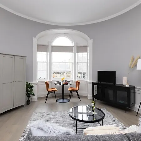 Joivy Modern In New Town, On Historic George Street Edimburgo