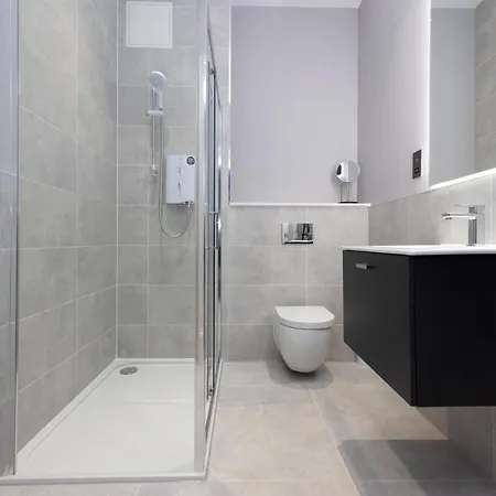 Apartamento Joivy Modern In New Town, On Historic George Street