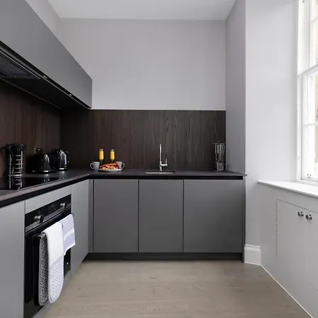 Apartment Joivy Modern In New Town, On Historic George Street