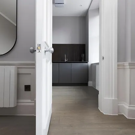 Joivy Modern In New Town, On Historic George Street Edimburgo