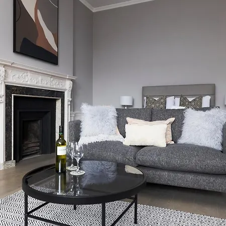 Apartamento Joivy Modern In New Town, On Historic George Street Edimburgo