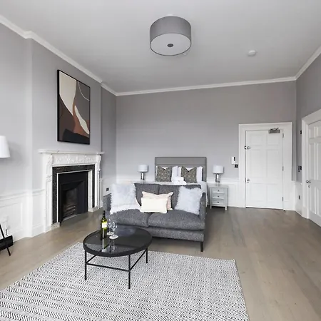 Joivy Modern In New Town, On Historic George Street Edimburgo