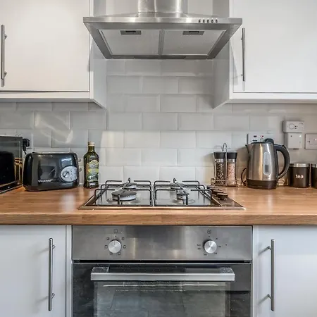 Apartment Spacious 3 Bedroom Modern House - Heart Of - Private Main Door Entrance & Private Garden With Stunning Views Of Arthur Seat *