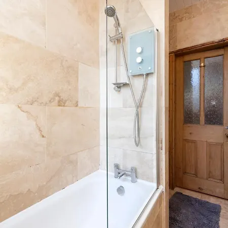 Joivy Old Town 1-bed With Stunning Views Apartment *