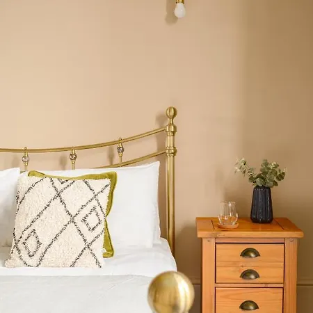 아파트 Spacious 2br Leith 에든버러