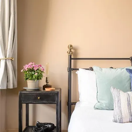 Lägenhet Spacious 2br Leith Edinburg