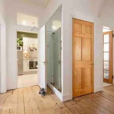 Apartment Cosy 2 Bedroom Flat In