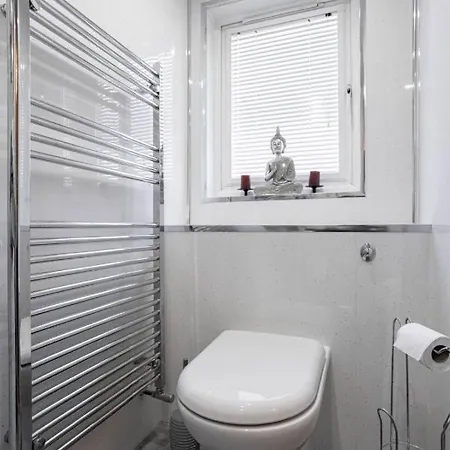Exquisite 3 Bedroom House In The Heart Of Сasa de vacaciones