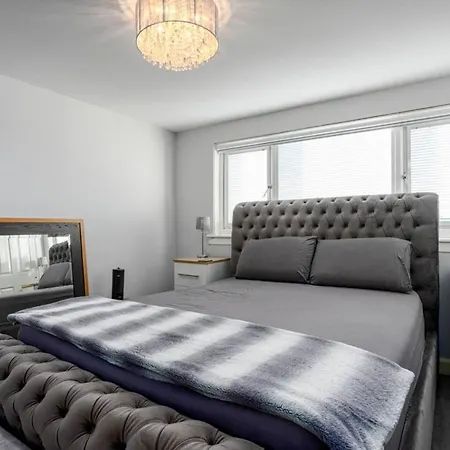 Exquisite 3 Bedroom House In The Heart Of *