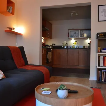 Apartment Quirky And Modern Near The Shore