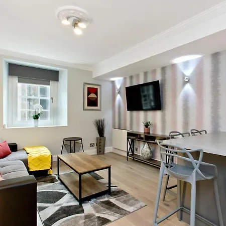 Ultra Modern, West End Village, Refurbished 1 Bed Lejlighed