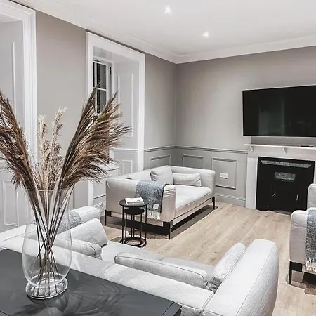 Super Modern & Stylish, Luxury 2 Bedroom Apt إدنبرة