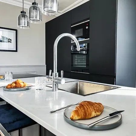 شقة Super Modern & Stylish, Luxury 2 Bedroom Apt