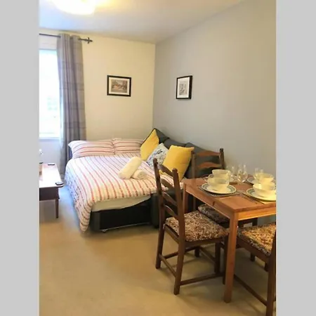 شقة Centre, Old Town Apartment. Stunning Castle View