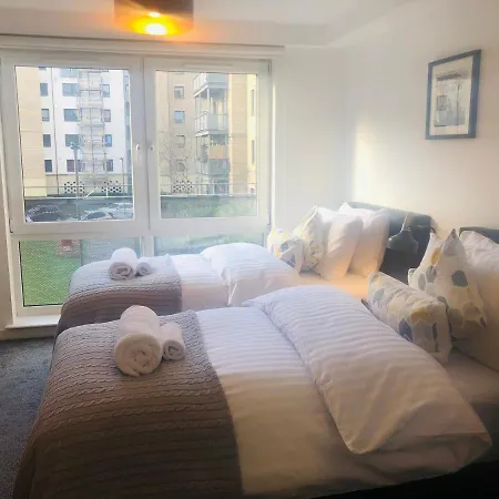 2 Bath Free Parking Edimburgo