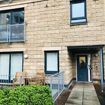 2 Bath Free Parking *