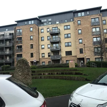 2 Bath Free Parking * Edinburgh