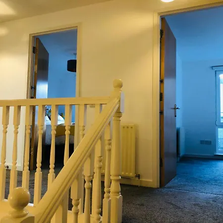 2 Bath Free Parking