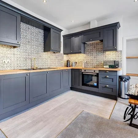 Grassmarket Luxury No. 2 - 3br-2ba - Free Parking By Bonjour Residences Edinburgh