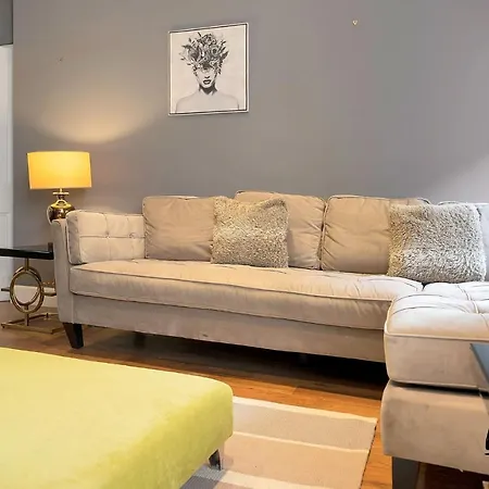 Spectacular West End 2br-1ba, Near Haymarket - Private Entrance & Courtyard By Bonjour Residences *