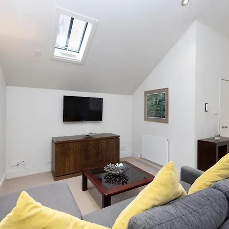 Joivy Contemporary And Vibrant 1br Flat Near Princes Street *