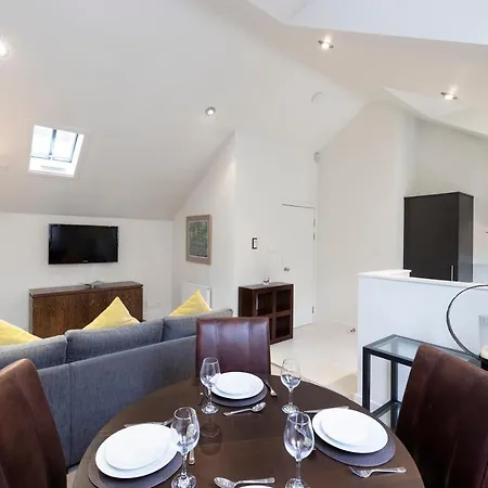 Joivy Contemporary And Vibrant 1br Flat Near Princes Street Apartamento