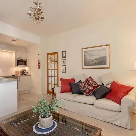 Stunning Panoramic Views: Heart Of The Royal Mile * Edinburg