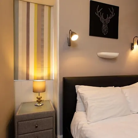 Historic 4 Bedroom Apartment In Dean Village Daire Edinburgh