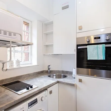 Daire Historic 4 Bedroom Apartment In Dean Village *