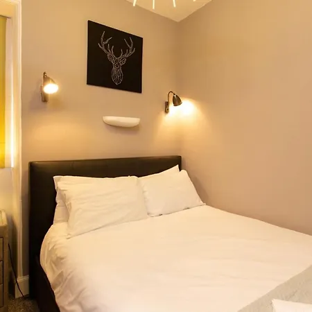 Historic 4 Bedroom Apartment In Dean Village Daire Edinburgh